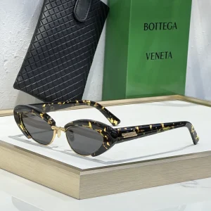 BV1387S 001 Cat-Eye Sunglasses