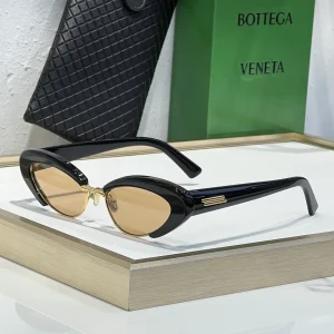 BV1387S 004 Cat-Eye Sunglasses