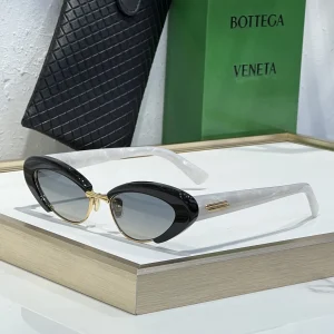 BV1387S 006 Cat-Eye Sunglasses