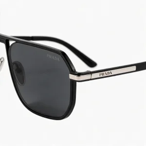 Black Aviator Sunglasses with Iconic Metal Plaque