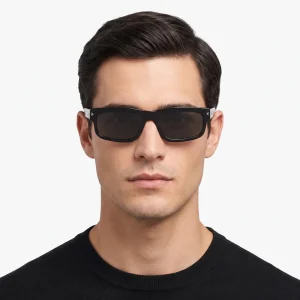 Black Sunglasses with Iconic Metal Plaque – Contemporary Style
