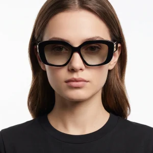 CL40216U Triomphe Black