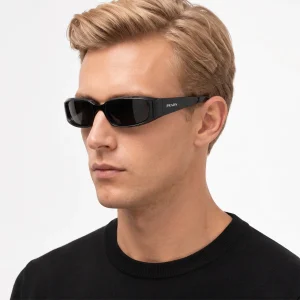 Distinctive Sunglasses – Black Frame