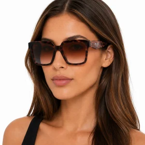 Oversized Sunglasses – Chic Frame