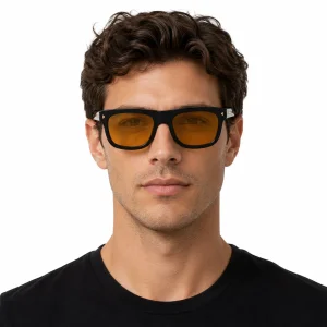 Square sunglasses with the iconic metal plaque – Black