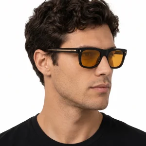Square sunglasses with the iconic metal plaque – Black