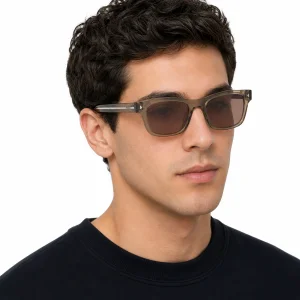 Square sunglasses with the iconic metal plaque – Brown