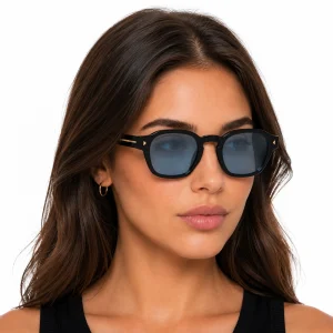 Sunglasses with the iconic metal plaque – Black