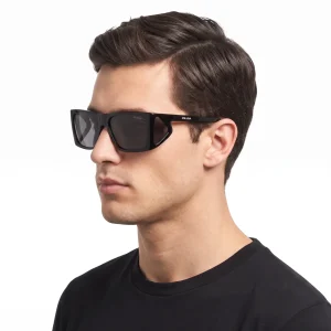 Sunglasses – Iconic Black Rectangular Frame