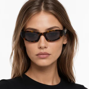 Tortoiseshell Cat-Eye Sunglasses – Gray Lenses