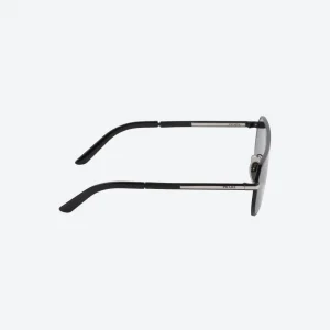 Black Aviator Sunglasses with Iconic Metal Plaque