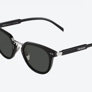 Chic Rounded Sunglasses – Black Lenses