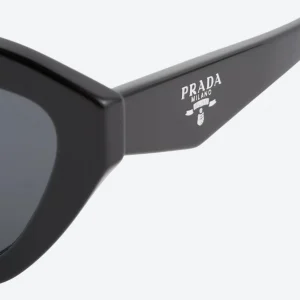 Cat-Eye Sunglasses – Black Frame