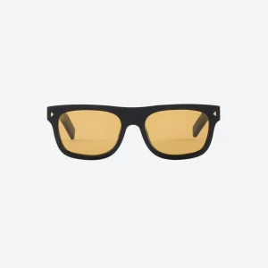 Square sunglasses with the iconic metal plaque – Black