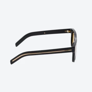 Square sunglasses with the iconic metal plaque – Black