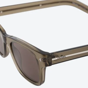 Square sunglasses with the iconic metal plaque – Brown