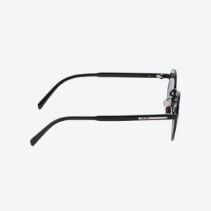 Sunglasses with Iconic Metal Plaque – Black Lenses