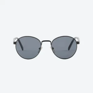 Sunglasses with Iconic Metal Plaque – Black Lenses