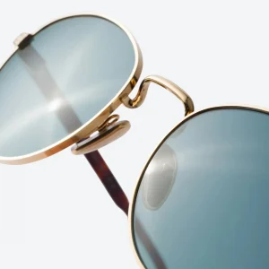 Sunglasses with Iconic Metal Plaque – Lake Blue lenses