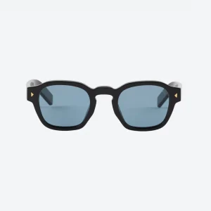 Sunglasses with the iconic metal plaque – Black