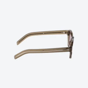 Sunglasses with the iconic metal plaque – Brown