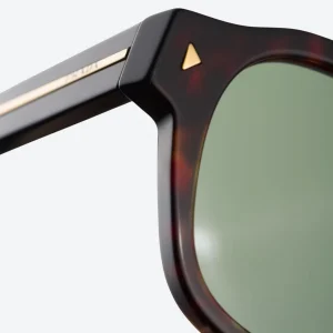Sunglasses with the iconic metal plaque – Dark Brown