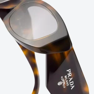 Tortoiseshell Cat-Eye Sunglasses – Gray Lenses
