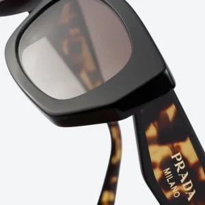 Sunglasses with logo – Black